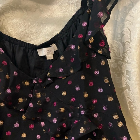 NWT Loft Shimmer Clip Ruffle Crossover Shell, Loft Large - Picture 9 of 13